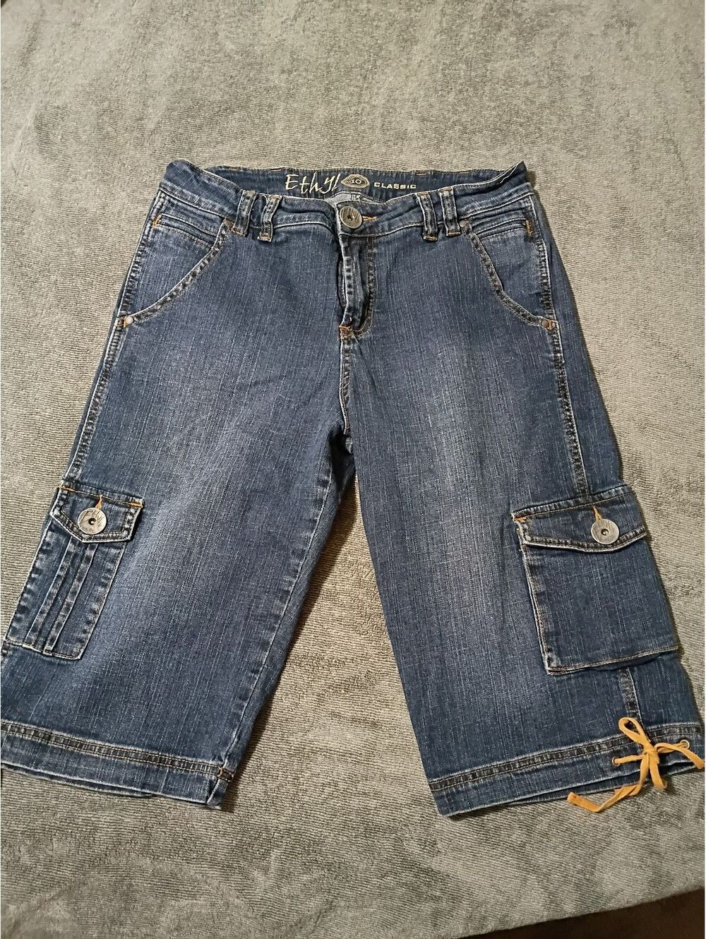 Ethyl Classic Cargo Capri Jeans – Women's